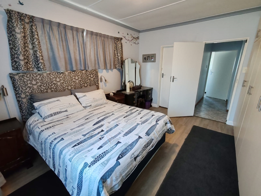 3 Bedroom Property for Sale in De Kelders Western Cape